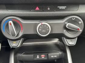 Kia Rio thumbnail 57