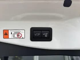 Toyota C-hr thumbnail 24