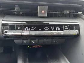 Toyota C-hr thumbnail 4