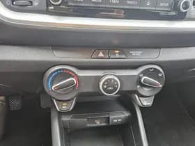 Kia Stonic thumbnail 41