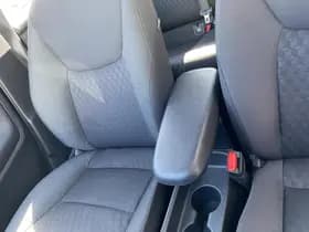 Toyota Yaris thumbnail 37