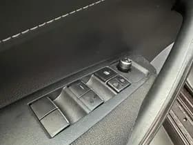 Toyota Corolla-touring-sports thumbnail 30