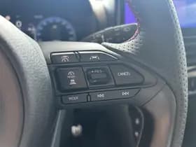 Toyota Yaris-cross thumbnail 16