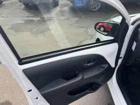 Toyota Aygo thumbnail 17