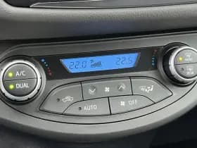 Toyota Yaris thumbnail 4