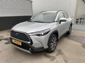 Toyota Corolla-cross thumbnail 3