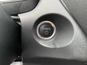 Toyota Corolla-cross thumbnail 32