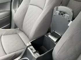 Toyota Corolla-cross thumbnail 41