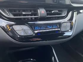 Toyota C-hr thumbnail 38