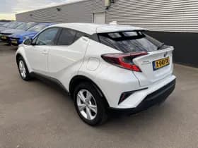 Toyota C-hr thumbnail 5