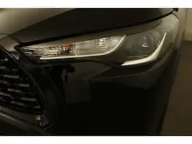 Toyota Corolla-cross thumbnail 11