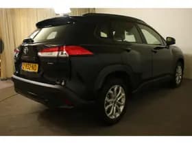 Toyota Corolla-cross thumbnail 4