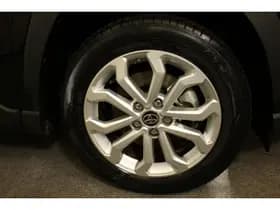 Toyota Corolla-cross thumbnail 10