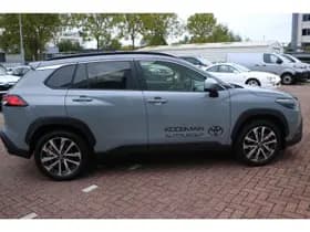 Toyota Corolla-cross thumbnail 12