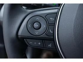 Toyota Corolla-cross thumbnail 16