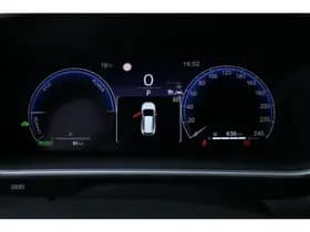 Toyota Corolla-cross thumbnail 5