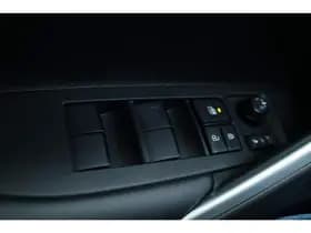 Toyota Corolla-cross thumbnail 44