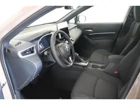 Toyota Corolla-cross thumbnail 11