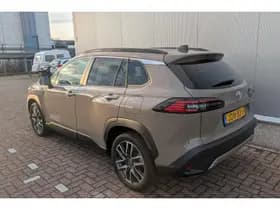 Toyota Corolla-cross thumbnail 5