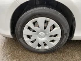 Toyota Yaris thumbnail 16