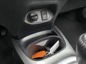 Toyota Yaris thumbnail 38