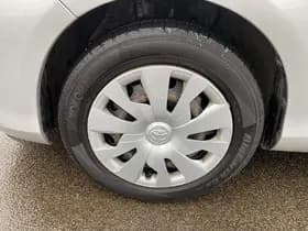 Toyota Yaris thumbnail 65