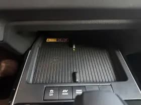 Toyota Corolla-cross thumbnail 19