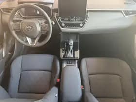 Toyota Corolla-cross thumbnail 9