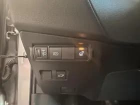 Toyota Corolla-cross thumbnail 10