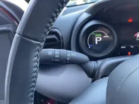 Toyota Yaris thumbnail 15