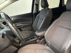 Ford Kuga thumbnail 2