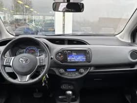 Toyota Yaris thumbnail 2