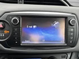 Toyota Yaris thumbnail 9