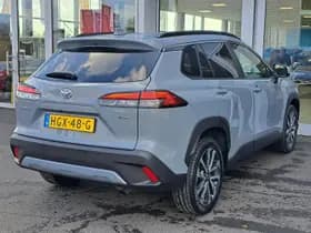 Toyota Corolla-cross thumbnail 4