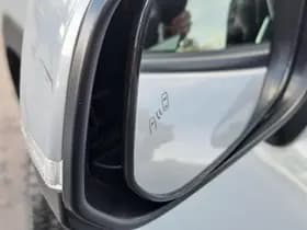 Toyota Corolla-cross thumbnail 7