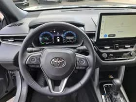 Toyota Corolla-cross thumbnail 10