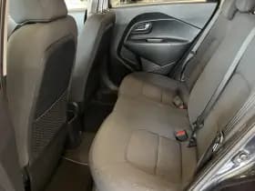 Kia Rio thumbnail 4