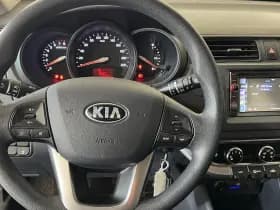 Kia Rio thumbnail 5