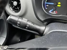 Toyota Yaris thumbnail 17