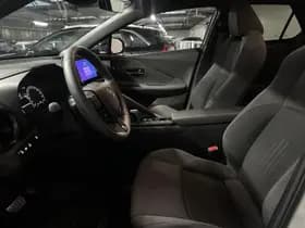 Toyota C-hr thumbnail 2