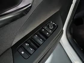 Toyota C-hr thumbnail 32