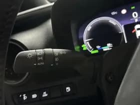 Toyota C-hr thumbnail 6