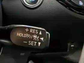 Toyota C-hr thumbnail 11