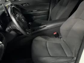 Toyota C-hr thumbnail 4