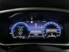 Toyota Corolla-cross thumbnail 10