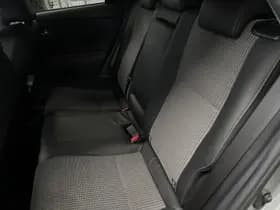 Toyota Auris thumbnail 4