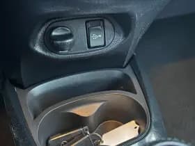 Toyota Yaris thumbnail 36