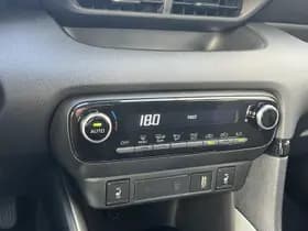 Toyota Yaris thumbnail 27