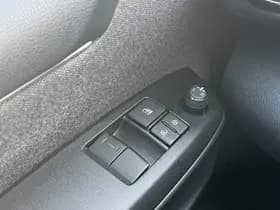 Toyota Yaris thumbnail 84