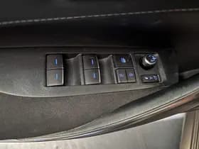 Toyota Corolla-touring-sports thumbnail 36